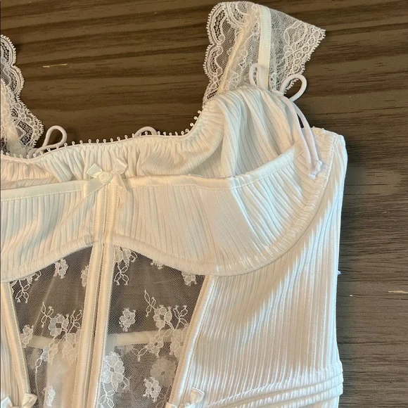 FOR LOVE AND LEMONS DAHLIA WHITE CORSET/BUSTIER LARGE - Picture 4 of 16